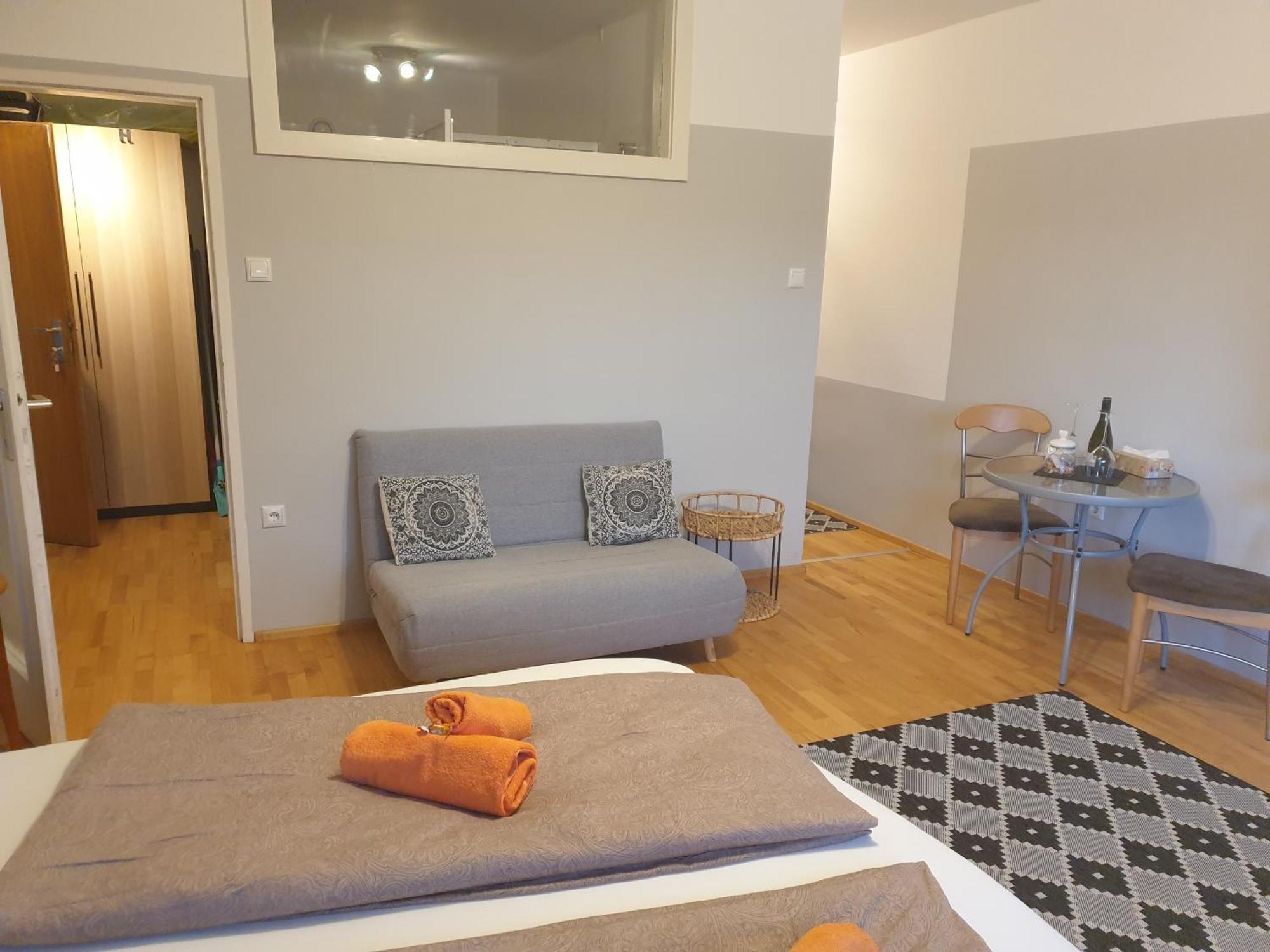 "Wohlfuehl-Oase Im Zentrum Von Villach-1 Zimmer, Apartment , Garconniere Villach City Buitenkant foto