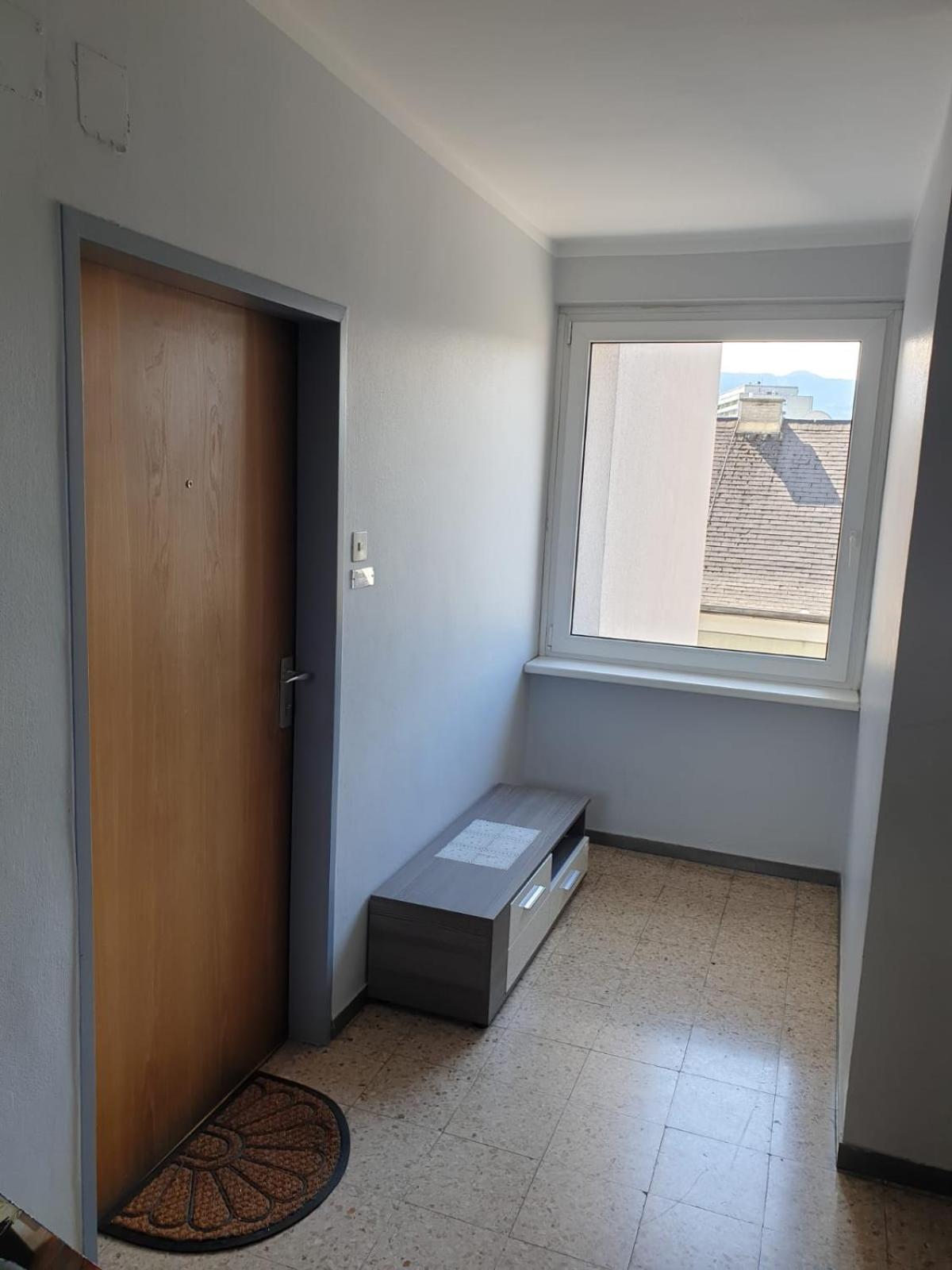 "Wohlfuehl-Oase Im Zentrum Von Villach-1 Zimmer, Apartment , Garconniere Villach City Buitenkant foto